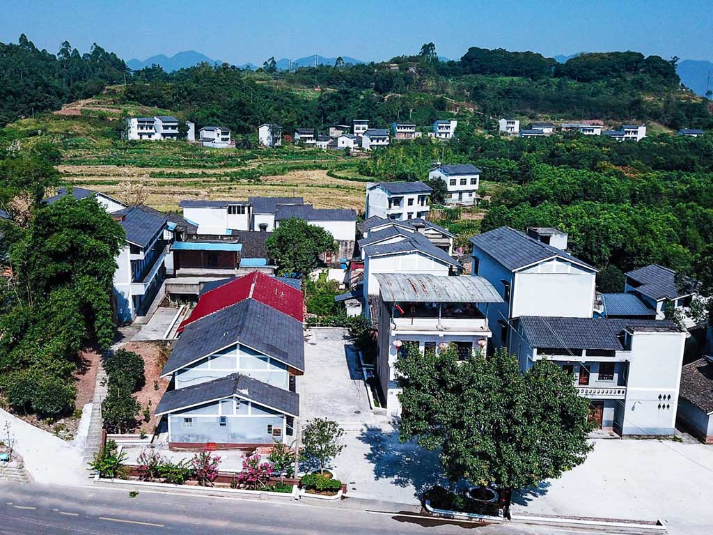 八塘鎮(zhèn)鄉(xiāng)村院落.jpg