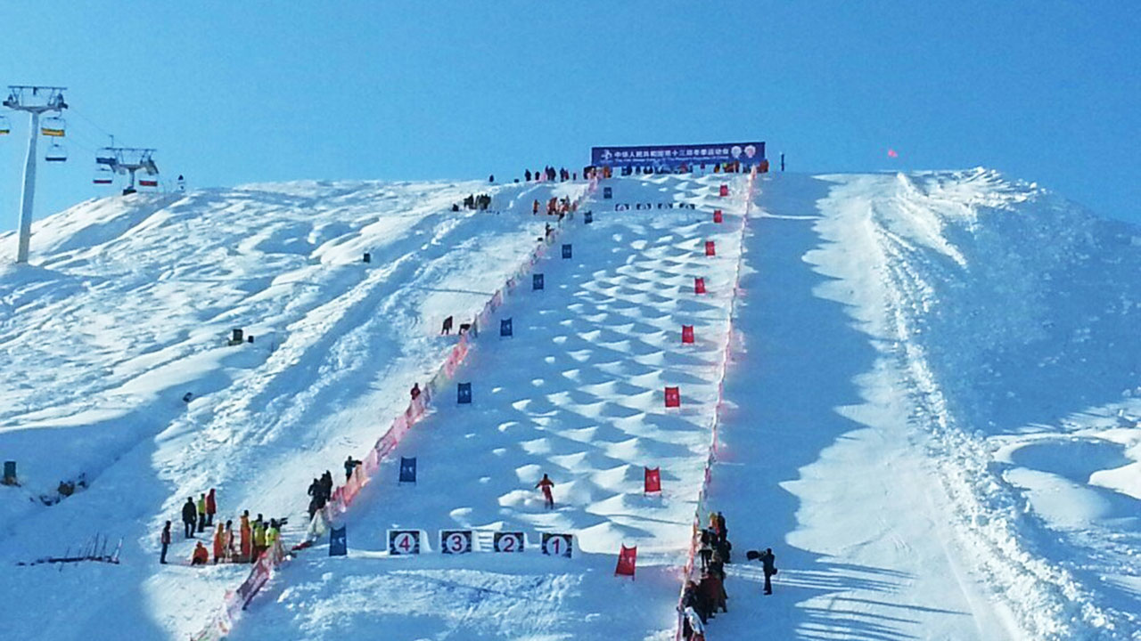 天山天池國際滑雪場.jpg