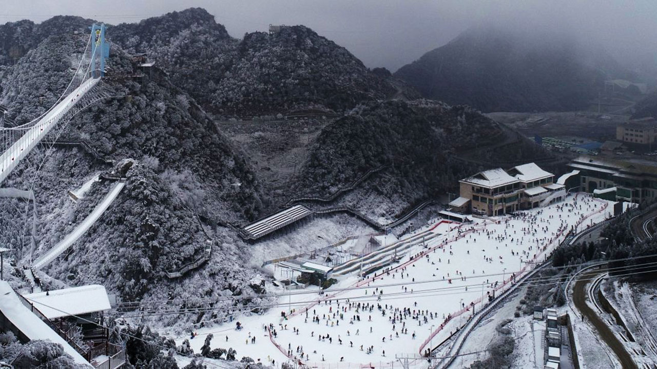 六盤水梅花山國(guó)際滑雪場(chǎng).jpg