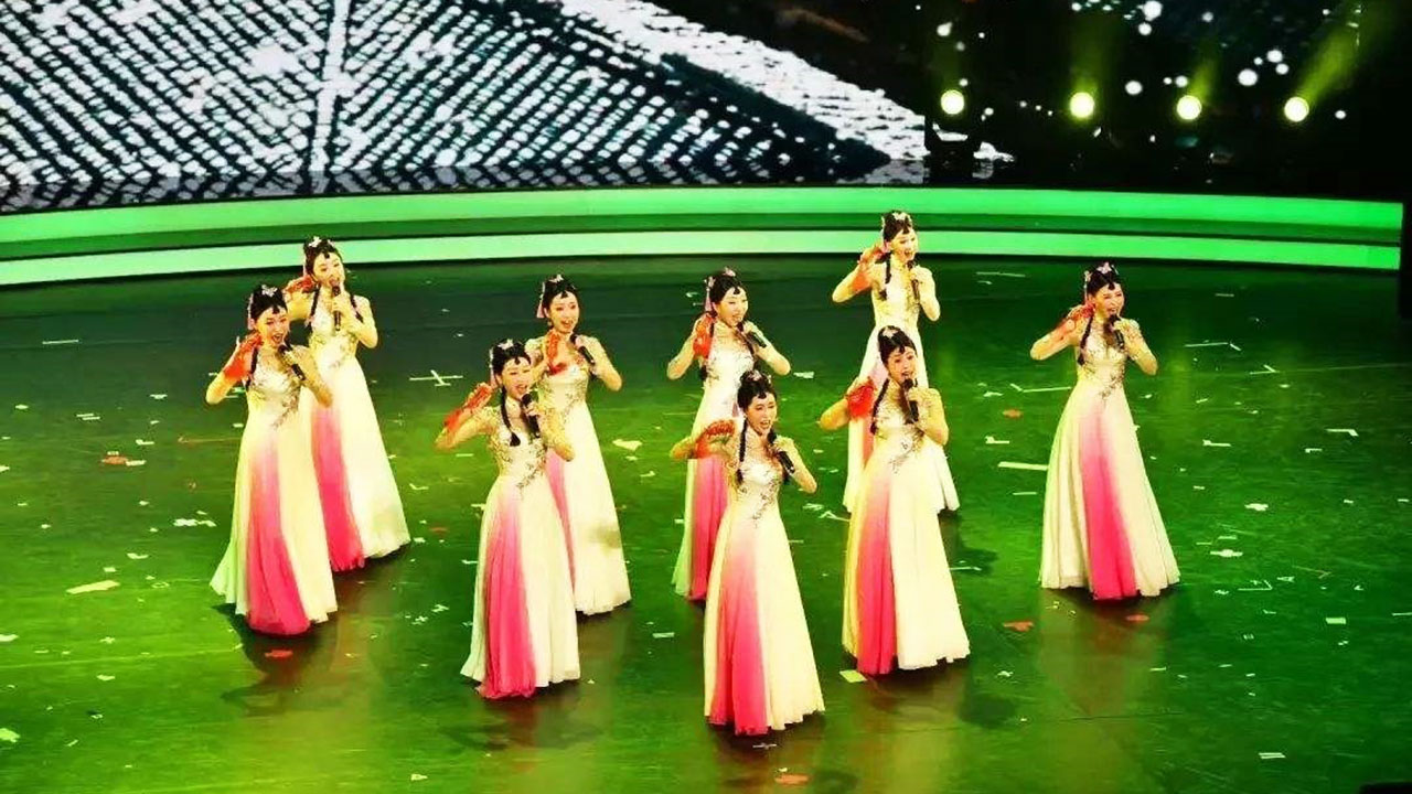 閬中民歌舞蹈《亮花鞋》.jpg