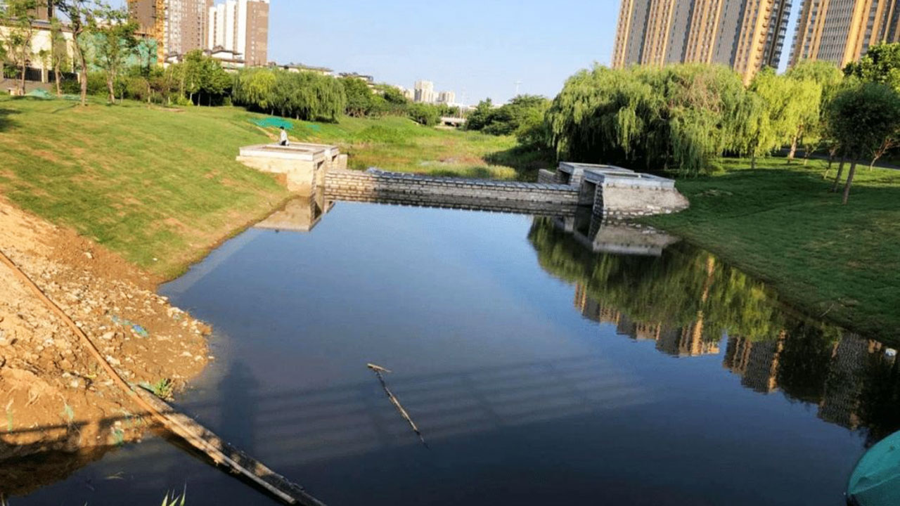 城鄉(xiāng)黑臭水體.jpg