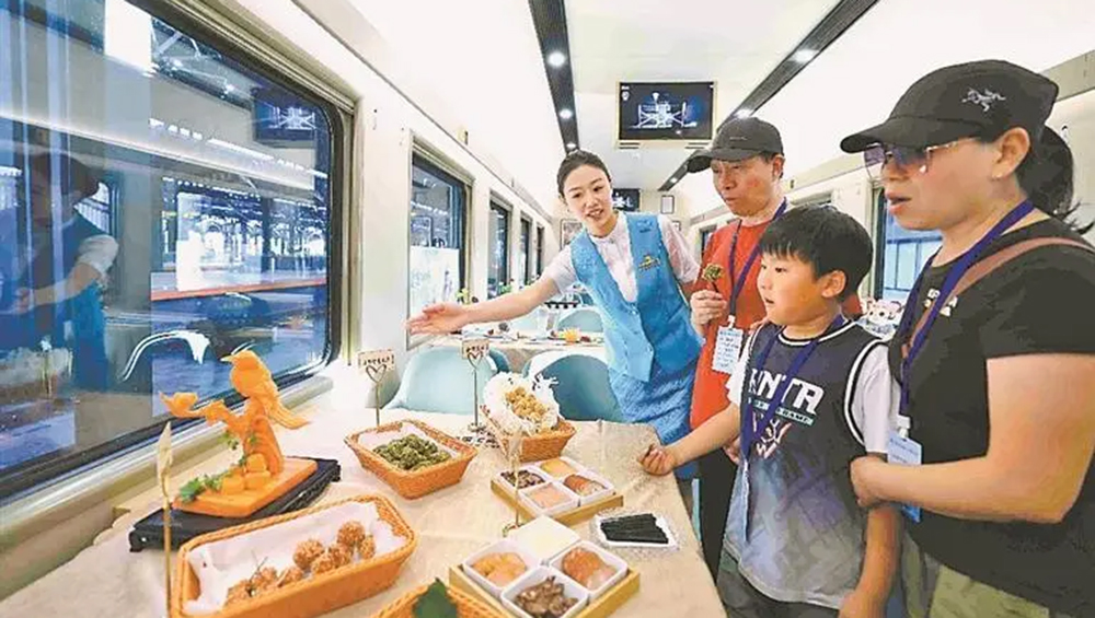 Y761次旅游專列.jpg